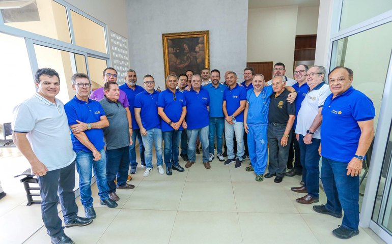 Governador visita Hospital Regional e garante repasse para manutenção de atendimentos