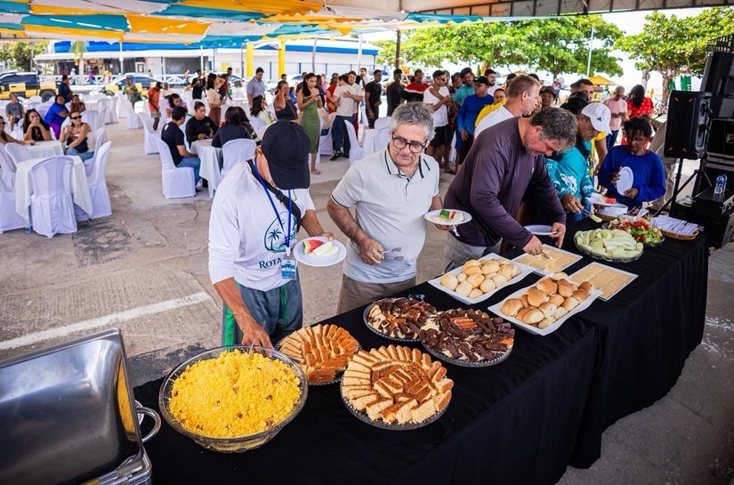 Prefeitura de Maceió promove café da manhã para ambulantes no Dia do Trabalhador