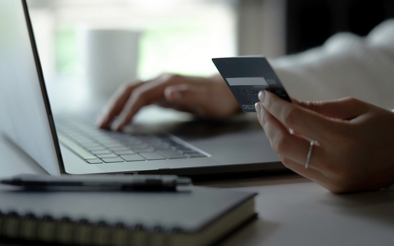 B3: mercado de ações tem volume diário de R$ 32,7 bi em fevereiro; queda de 17,1%