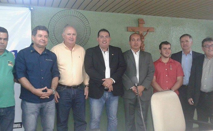 G8 formaliza aliança em Palmeira e lança Adeilson Bezerra pré-candidato a prefeito