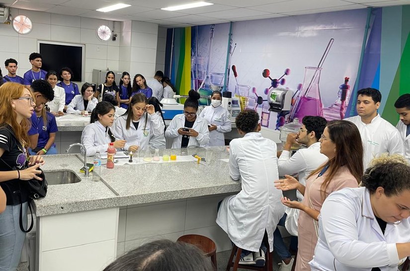 Feira de Profissões em Maceió orienta jovens na escolha da carreira