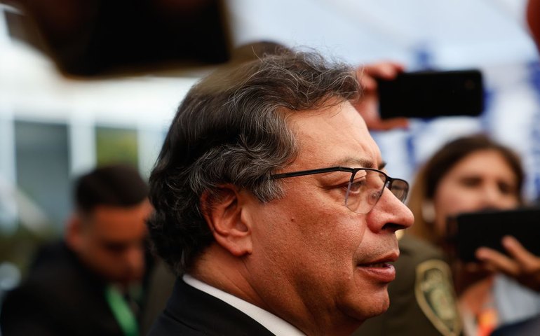 Morre Miguel Uribe, pré-candidato à presidência da Colômbia