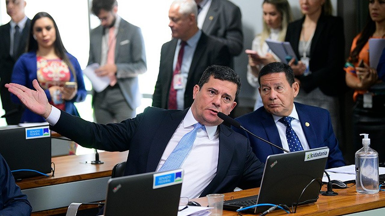 Condenados por crimes dolosos podem ter coleta obrigatória de DNA
