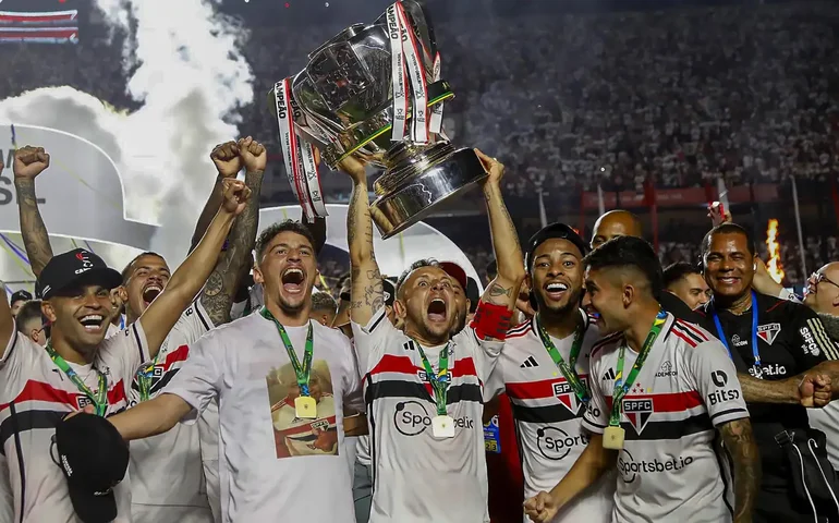 São Paulo inicia preparação para enfrentar o Corinthians e Zubeldía deve ter time completo