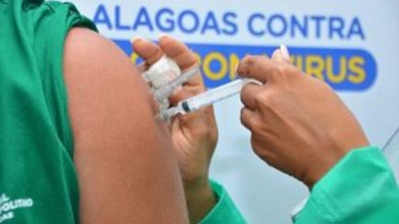 Boletim Imunização (15/11): 4.059.529 doses das vacinas contra a Covid-19 foram aplicadas em Alagoas