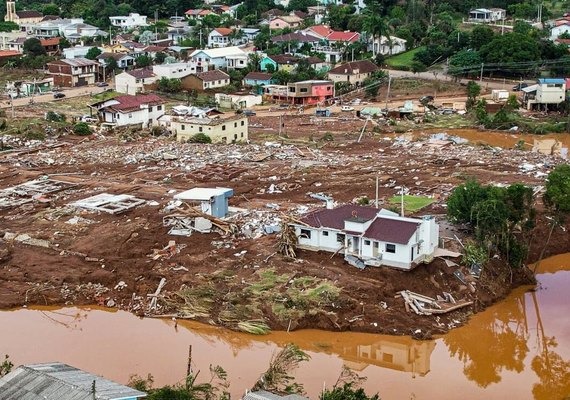 Leptospirose: os sintomas da infecção que teve a 1ª morte registrada nas enchentes do RS