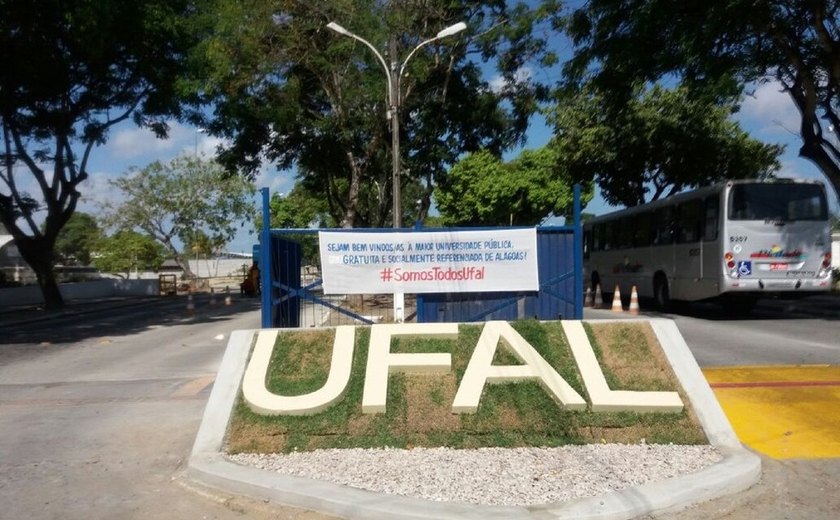 Técnicos da Ufal deflagram greve e professores param atividades por 24h
