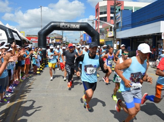 Corrida do Novembro Azul leva dezenas de atletas às ruas de São Miguel