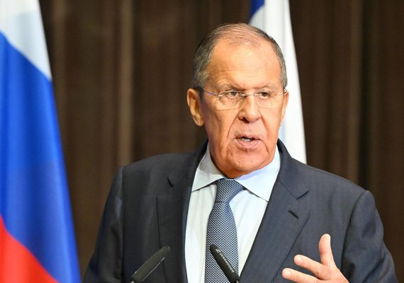 Rússia nunca procurou tomar territórios, mas sim proteger os russos na Crimeia e Donbass, diz Lavrov