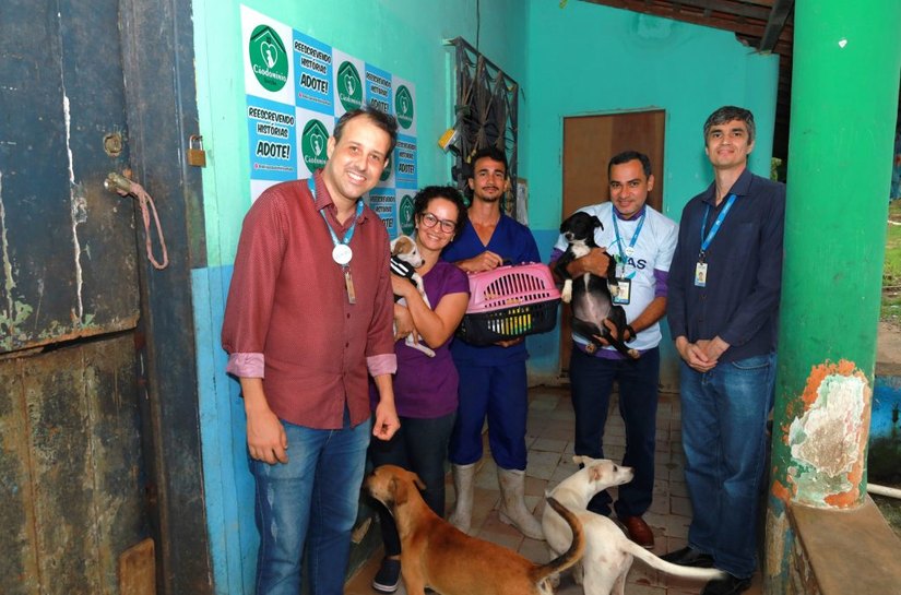 Cesmac firma parceria com abrigo Cãodomínio para apoiar animais abandonados
