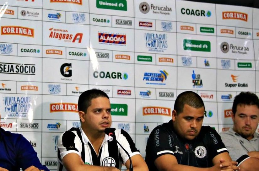 Diretoria alvinegra anuncia a saída do técnico Vica do comando do ASA