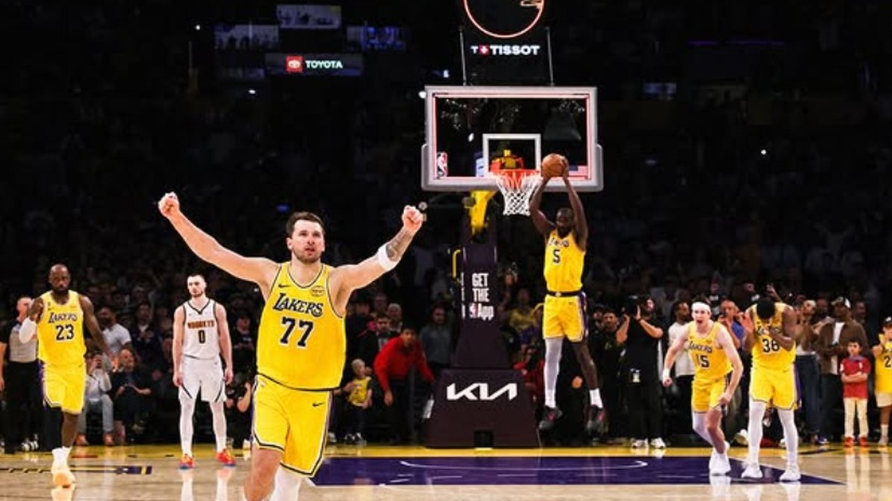 Doncic brilha com 52 pontos e chega aos 3 mil pelos Lakers antes de Abdul-Jabbar e LeBron