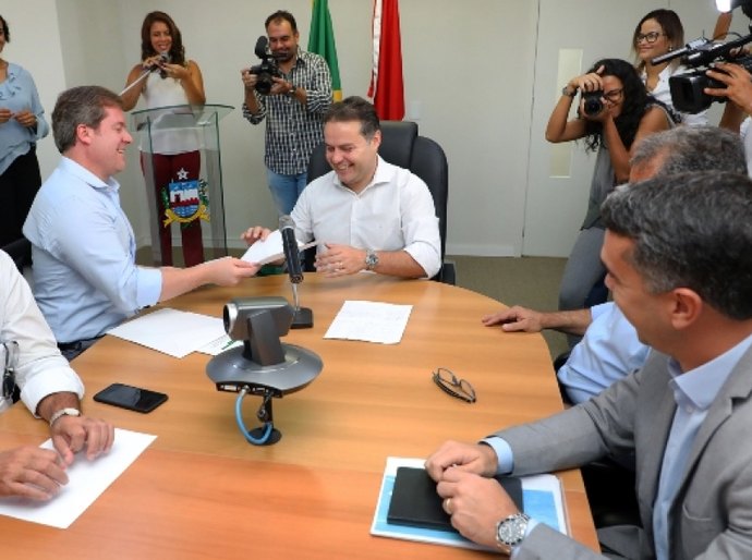 Governador e ministro do Turismo anunciam obras de infraestrutura turística em AL