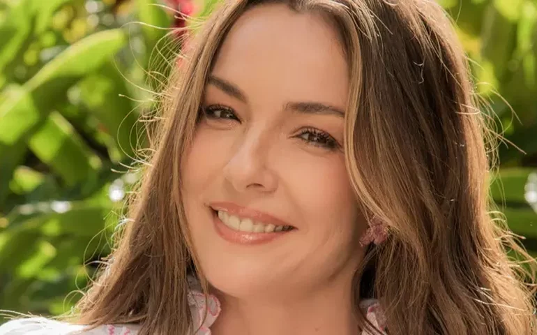 Regiane Alves tem contrato cancelado na Globo após fim de 'Vai Na Fé'