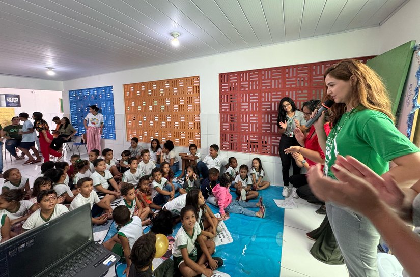 Verde Alagoas doa mais de 200 livros à Biblioteca Municipal de Japaratinga