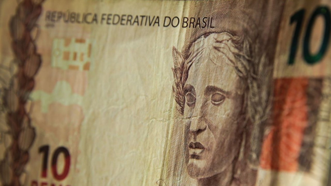 Governo anuncia medidas para regularizar dívidas do Simples após veto