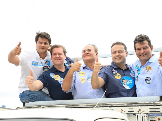 Deputado Marx Beltrão participa de carreatas no interior de Alagoas