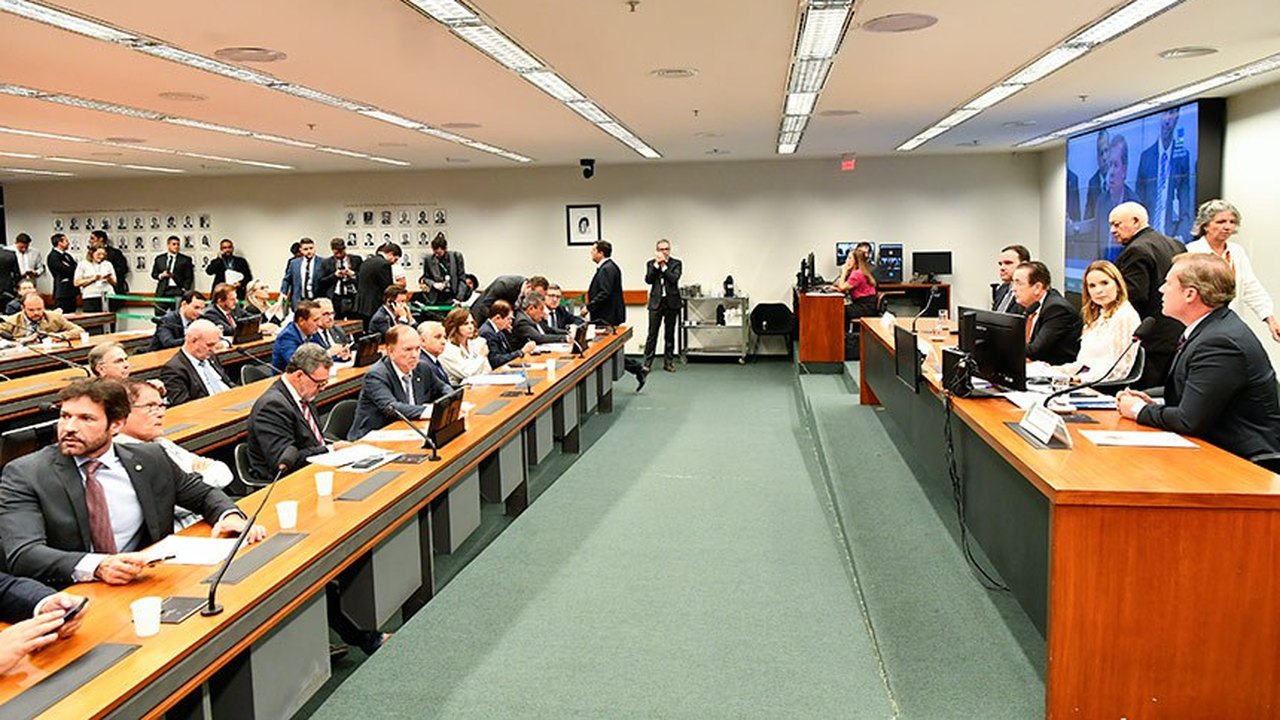 Comissão aprova plano de trabalho da lei de diretrizes orçamentárias de 2024