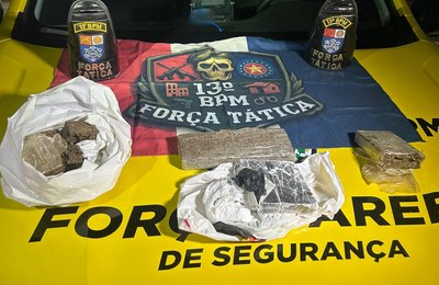 PM encontra dois quilos de drogas escondidos em região de mata na capital