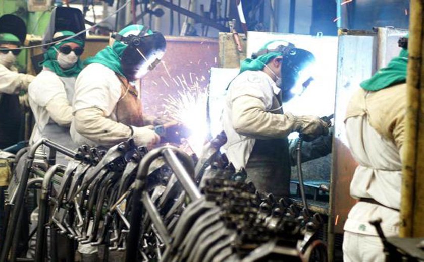 Produção industrial fecha maio com crescimento de 0,8%, diz IBGE