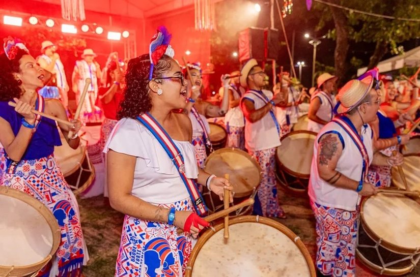 Parlamento celebra a força e a tradição do maracatu em sessão solene