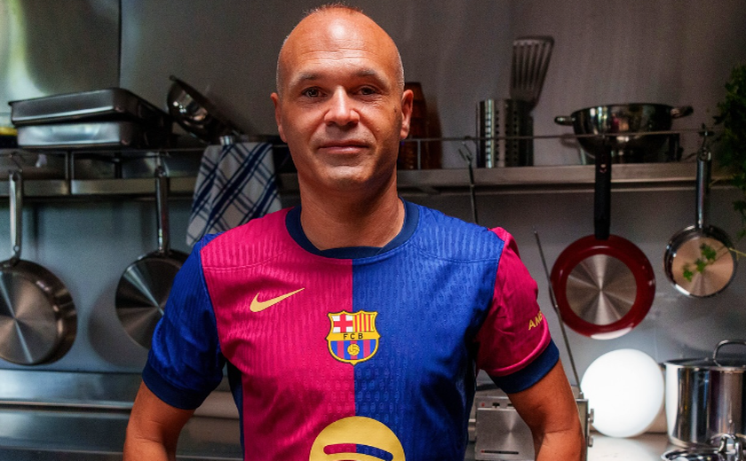 Lenda do Barcelona e da seleção espanhola, Iniesta anuncia despedida dos gramados aos 40 anos