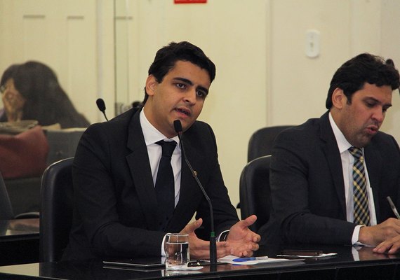 Deputado JHC condena envenenamento de cães no Neafa