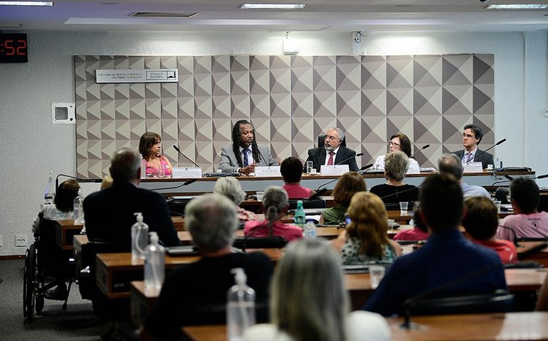 Atenção ao idoso precisa ser reforçada, aponta debate na CDH