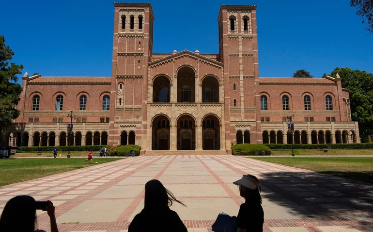 Departamento de Justiça concluiu que a faculdade de medicina da UCLA usou ilegalmente raça no processo de admissão.