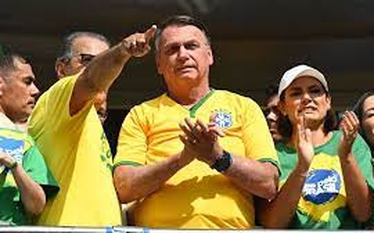 Tarcísio não vai a ato de Bolsonaro no Rio, mas ganha elogios; sem discursar, Castro e Jorginho comparecem