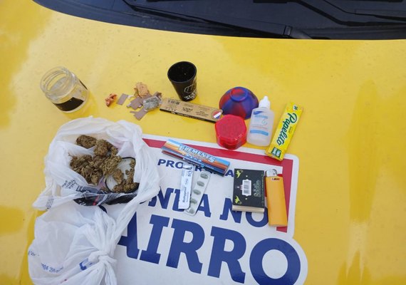 Ronda no Bairro prende três com maconha e comprimidos de Rohypnol