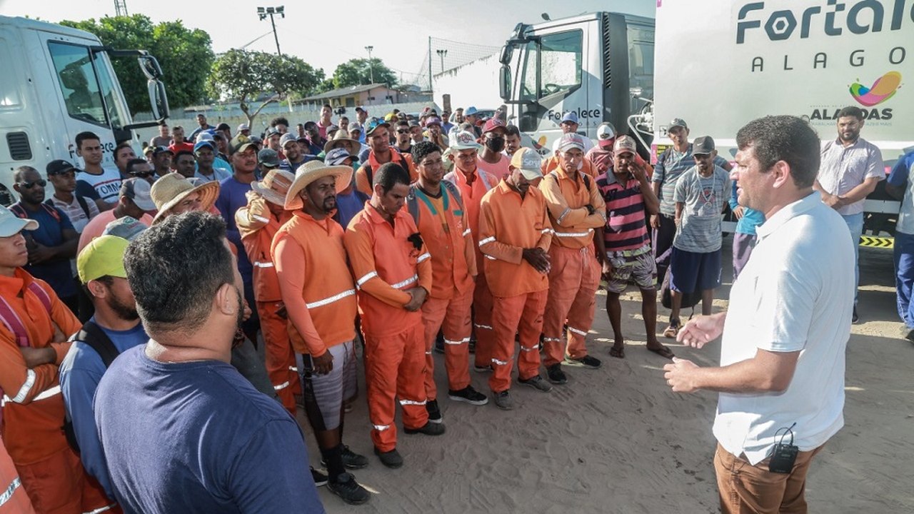 Programa Fortalece Alagoas entrega veículos para Secretaria de Serviços Públicos de Penedo