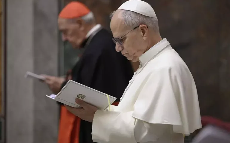 Papa teme avanço da ultradireita na Espanha, revela mídia