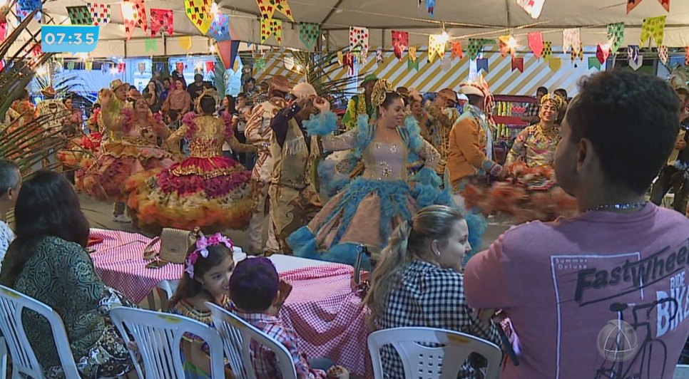 TV Atalaia realiza concurso de quadrilhas "Arrasta Pé"