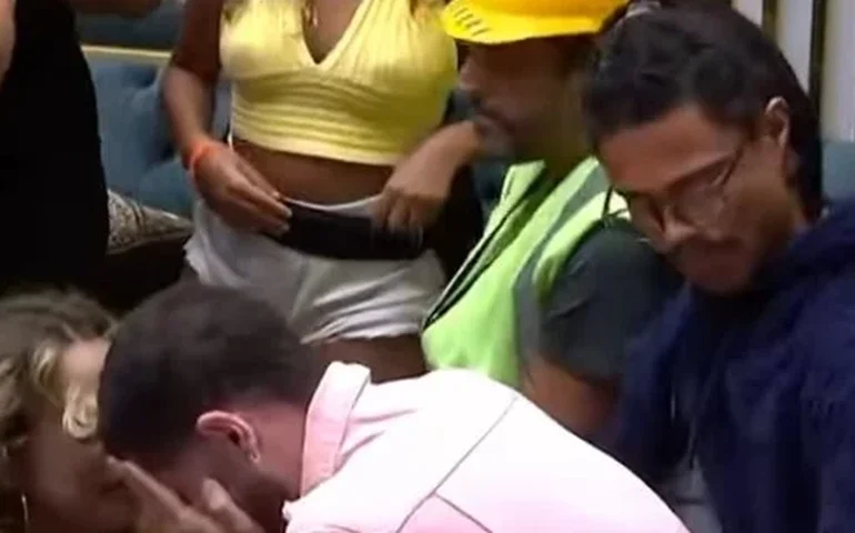 Madrugada do BBB 26 após eliminação tem choro e climão entre brothers; veja o resumo