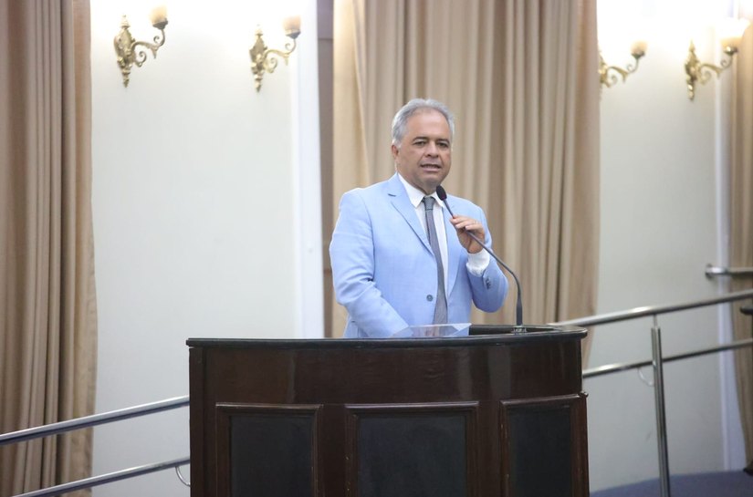 Silvio Camelo destaca papel do jornalismo no combate à desinformação no Dia do Jornalista