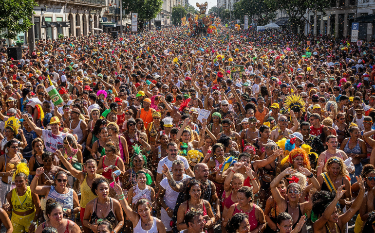 Carnaval brasileiro deve reunir 65 milhões de foliões nas ruas em 2026