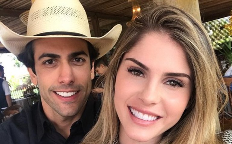 Em meio à pandemia, Bárbara Evans e Gustavo Theodoro casam sem convidados