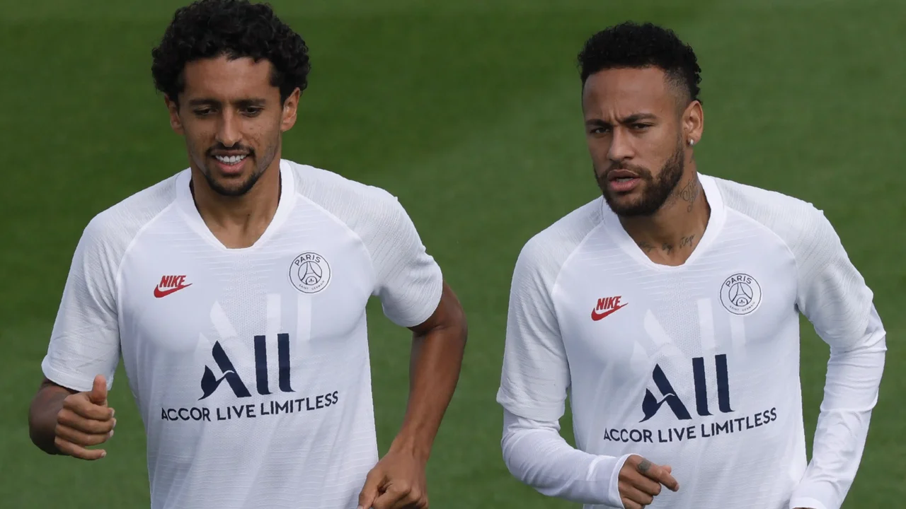Marquinhos e Neymar se apresentam e completam seleção em Cuiabá