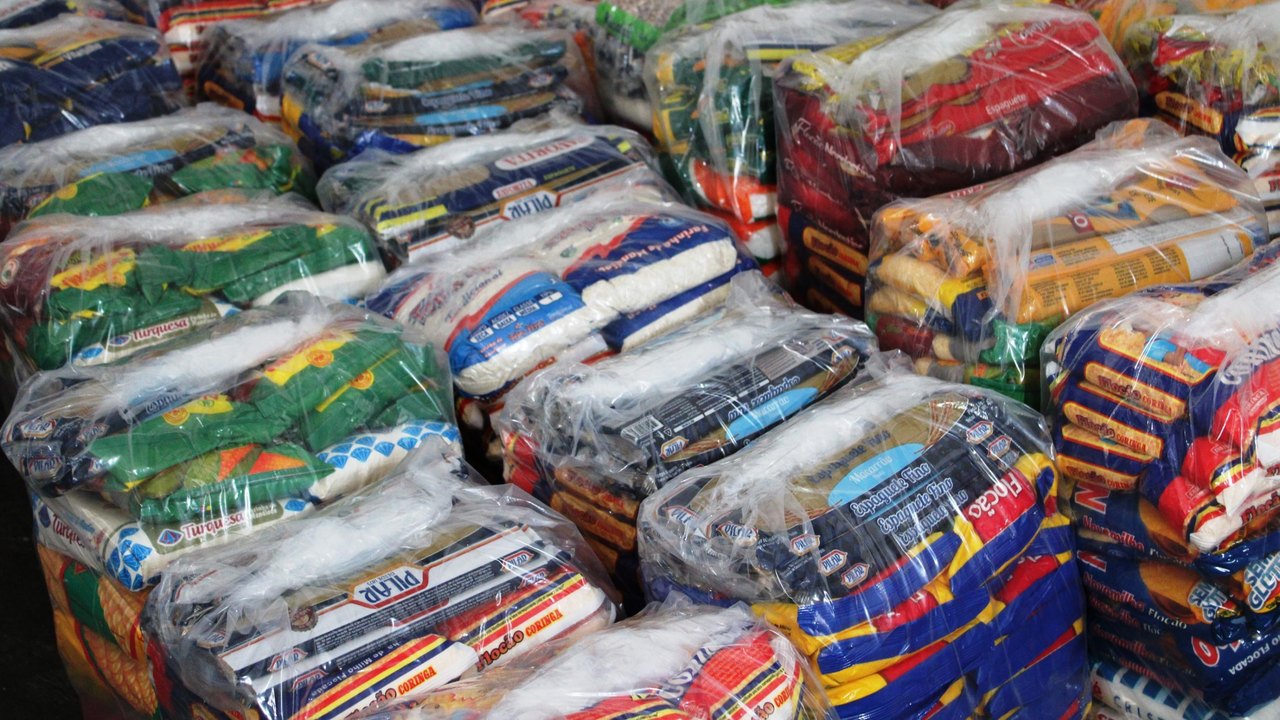 Imprensa Oficial arrecada mais de meia tonelada de alimentos em 2024 com a campanha Alimente a Leitura