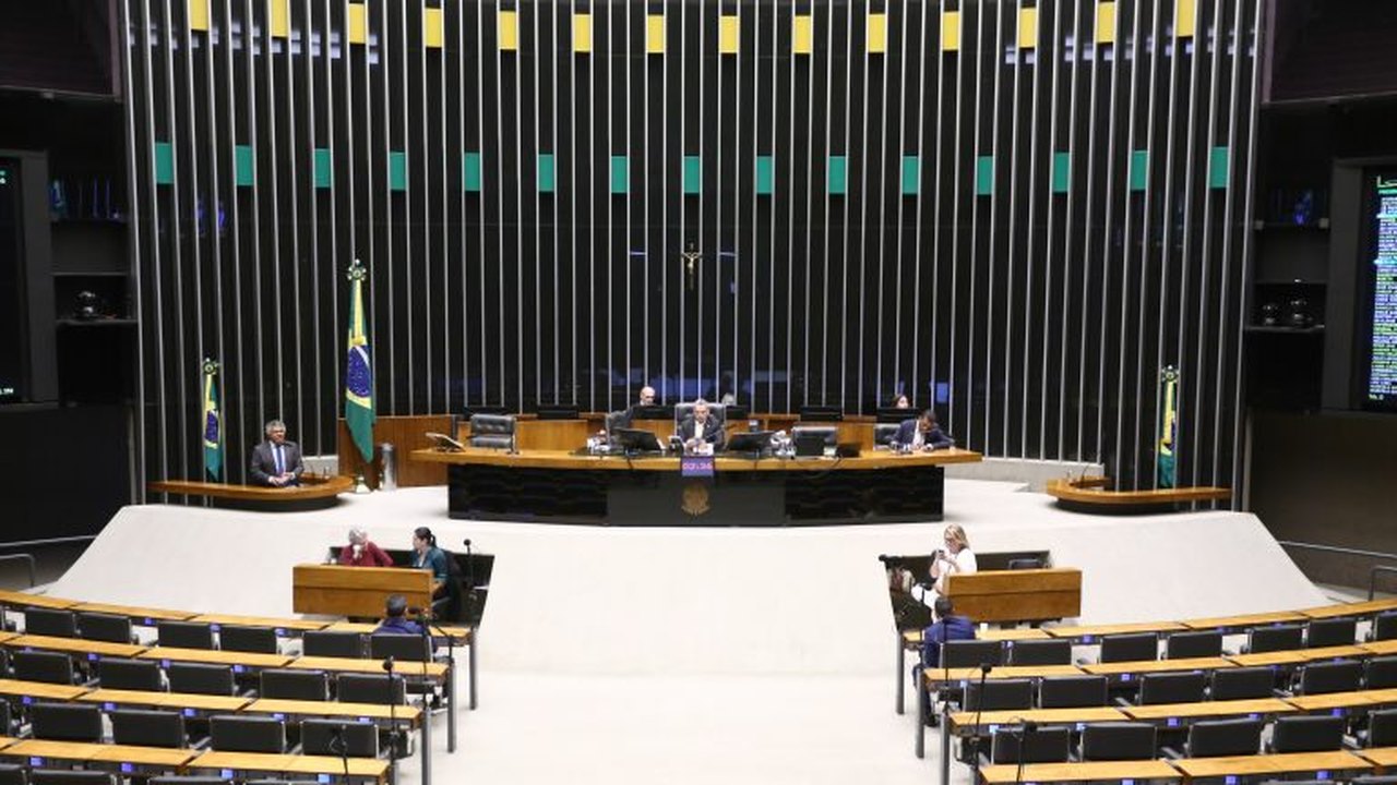 Governo adia envio de projeto sobre MEI após impasse com a Câmara sobre o Simples