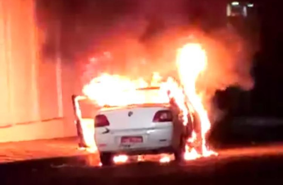 carro incendiado