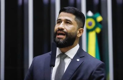 Deputado Federal Delegado Fabio Costa reúne denúncias e critica gestão da saúde pública em Alagoas