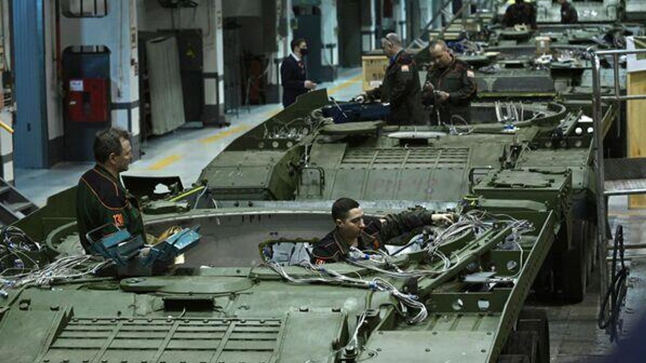 Ocidente errou ao pensar que Rússia não lidaria com demanda de produção militar, diz mídia