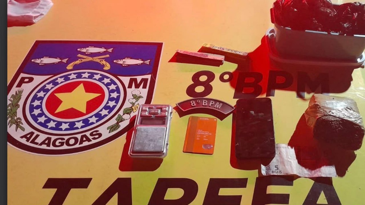 PM apreende tabletes de maconha, porções de cocaína e medicação de uso controlado no interior de AL