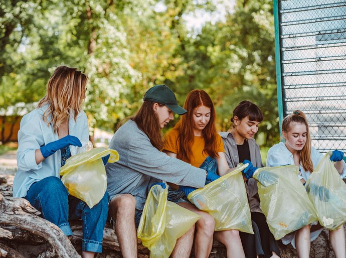 62% da Geração Z dizem separar lixo para reciclagem, índice é maior entre idosos
