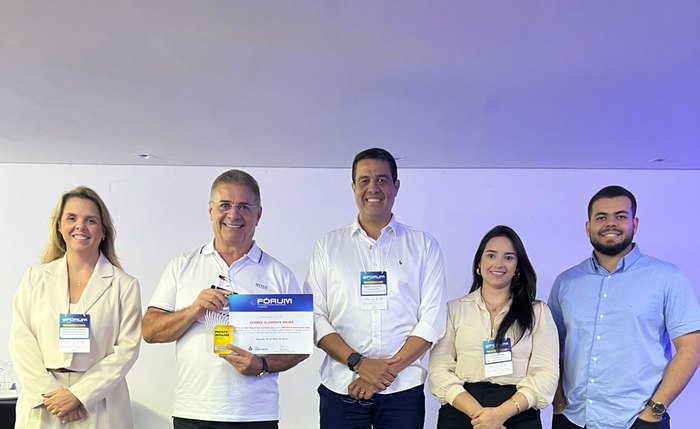 George Clemente dedica prêmio à população e servidores: estamos avançando George Clemente dedica prêmio à população e servidores: estamos avançando
