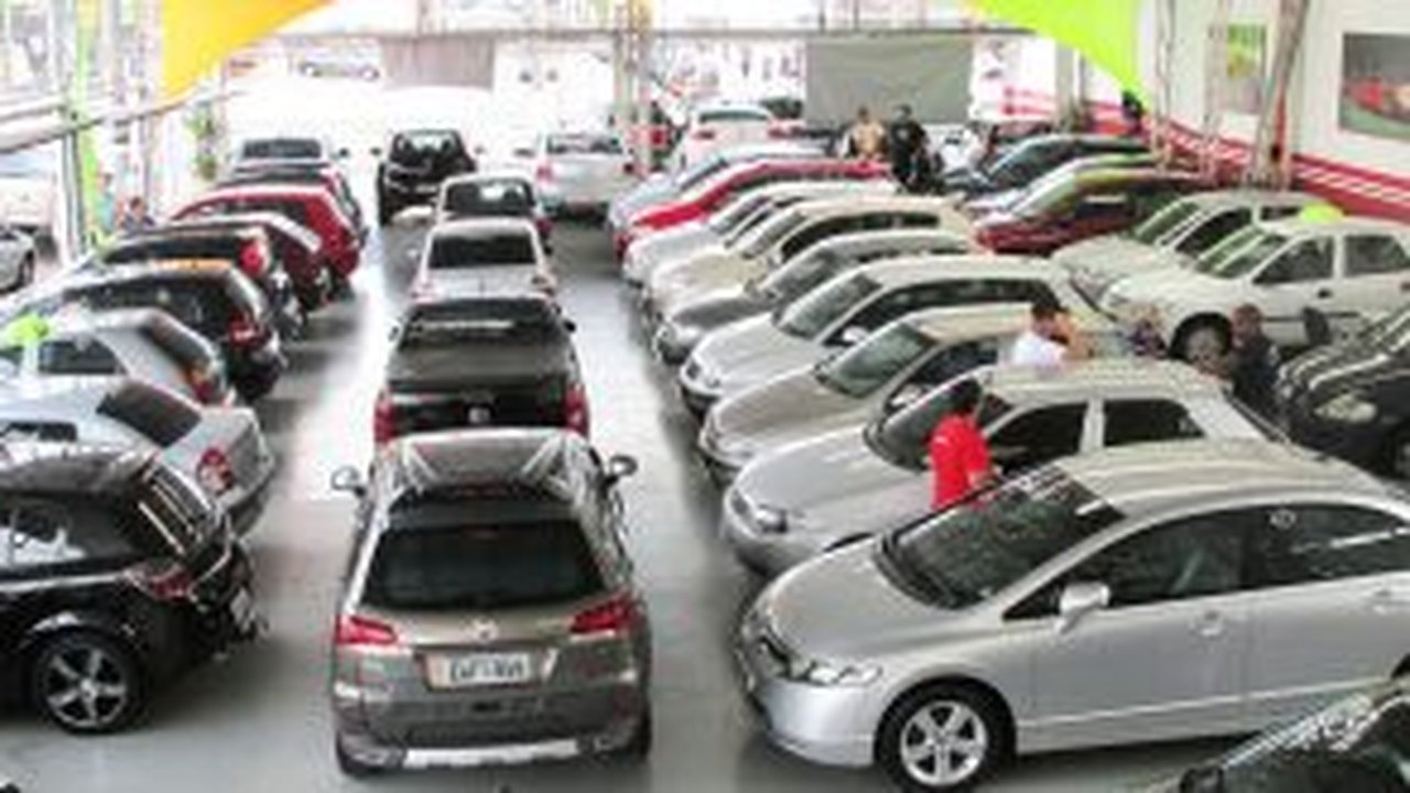 Nissan recolhe 236 mil carros por problema que pode gerar perda de controle de direção