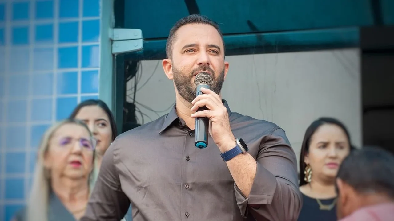 Prefeito terá que demitir contratados e comissionados para atender recomendação do MPAL