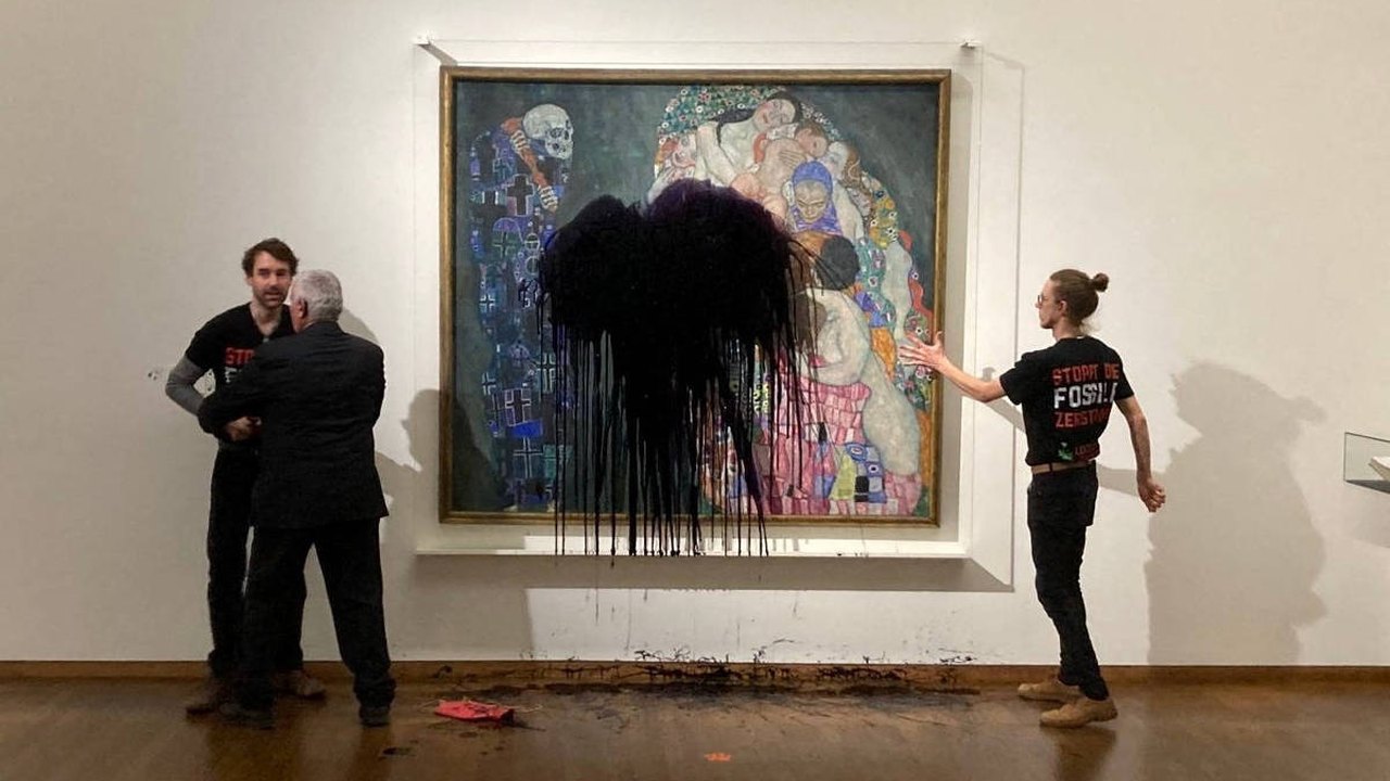 Obra-Prima de Klimt é atacada com líquido preto por ambientalistas em Viena